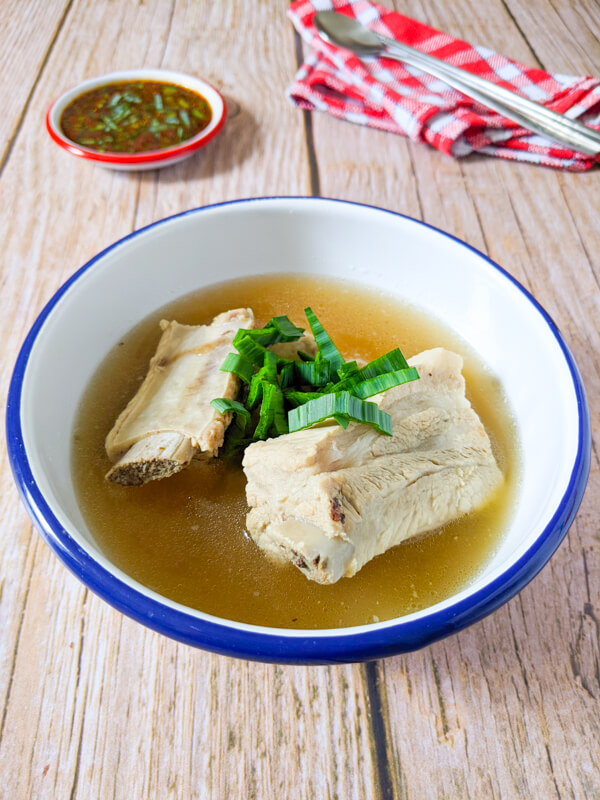 dwaeji galbitang, soupe de travers de porc coréenne