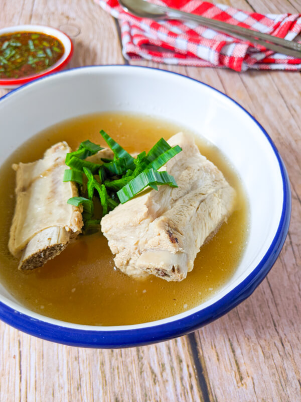 dwaeji galbitang, soupe de travers de porc coréenne