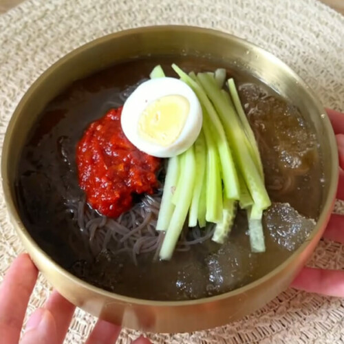 Recette Bibim naengmyeon (nouilles de sarrasin coréennes au piment